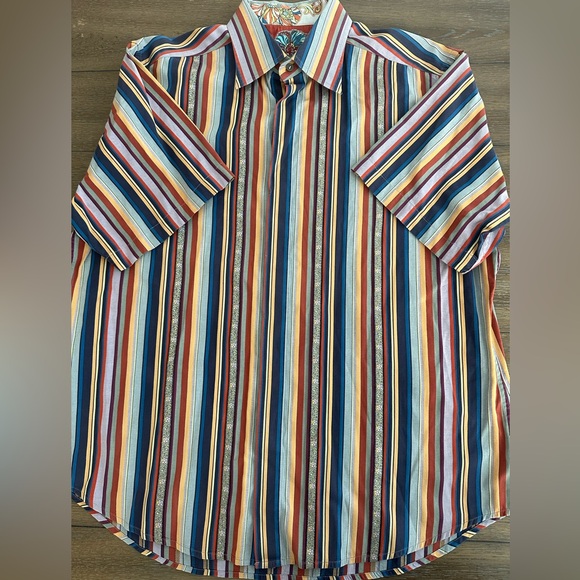 Robert Graham Short Sleeve Button Up Shirt Size XL Gently Worn - Picture 2 of 6